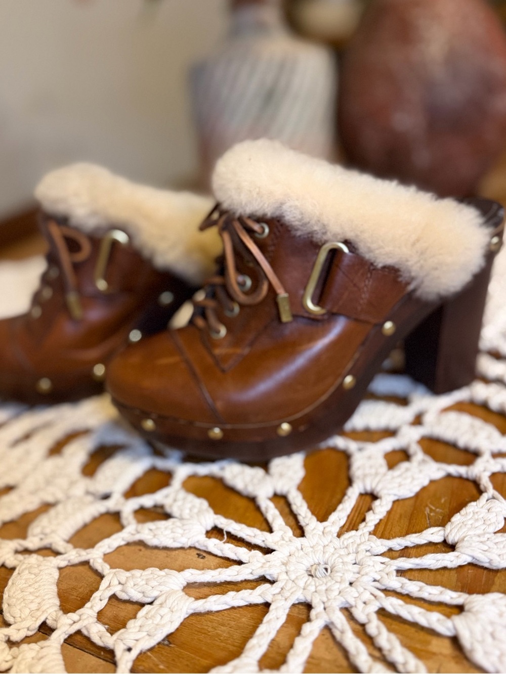 Vince Camuto Leather Shearling Clog Mules 8 Brown Fur Lace Up Studded Platform